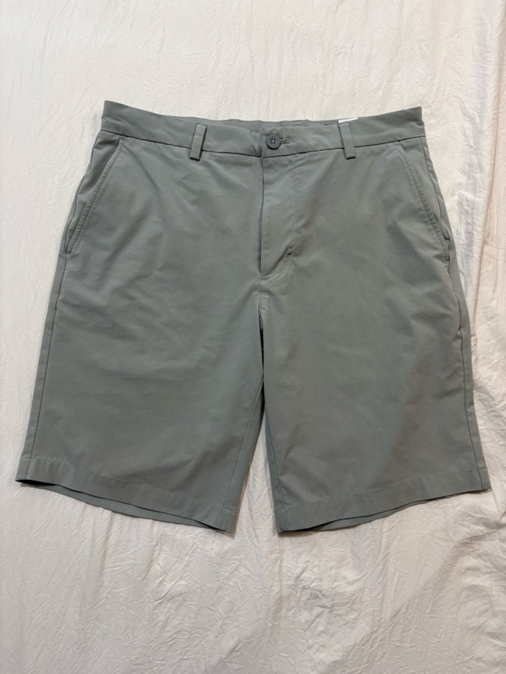 Vineyard Vines Men’s Performance Gray Shorts Size 32